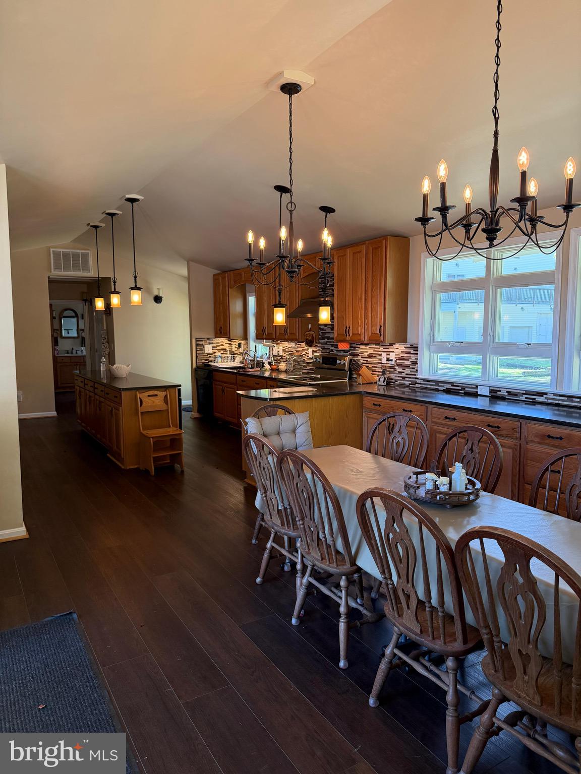 852 BAY FRONT AVENUE