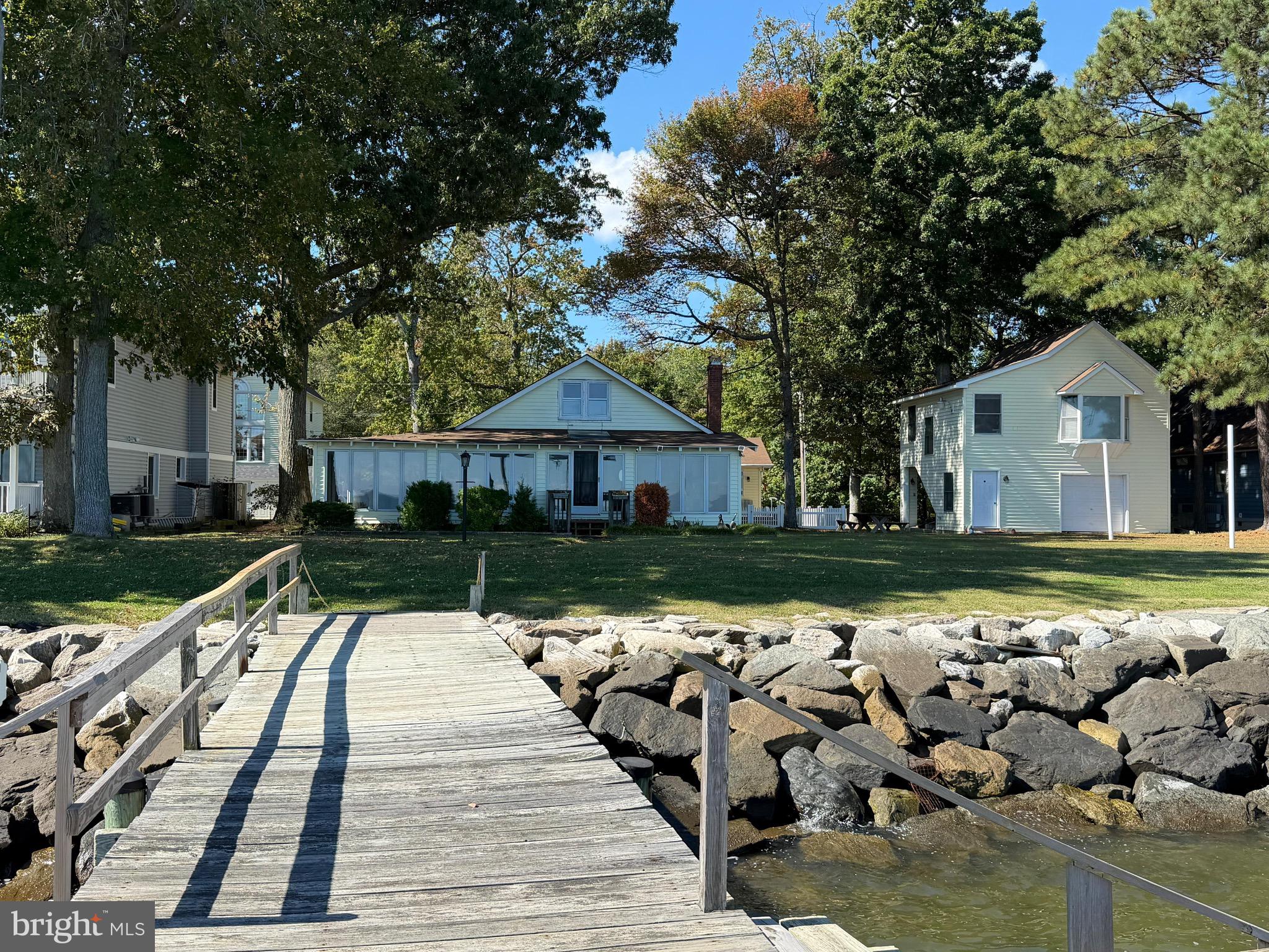 852 BAY FRONT AVENUE