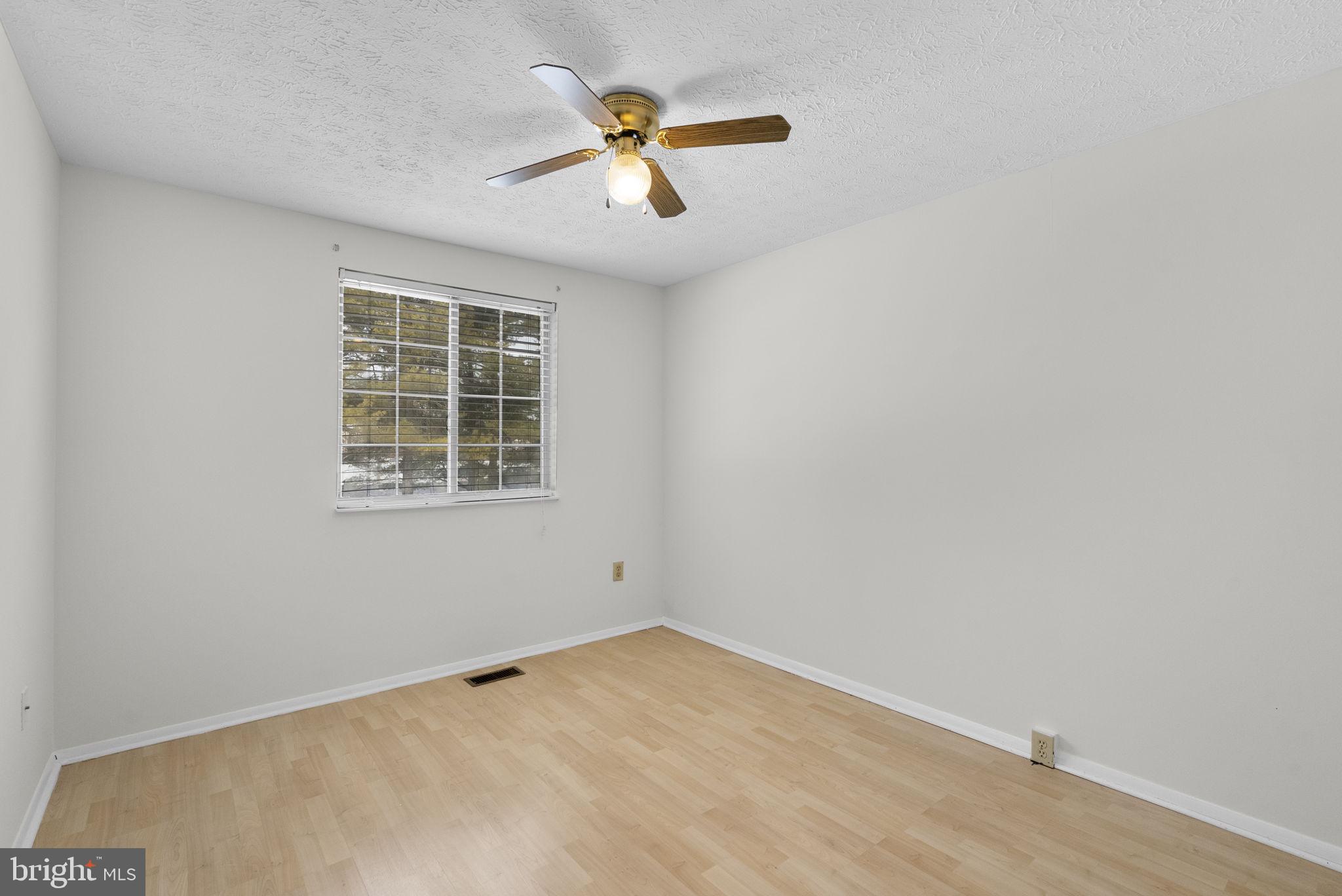 GLADE TOWN - Residential