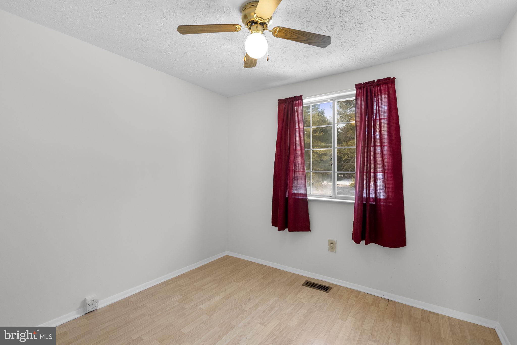 GLADE TOWN - Residential