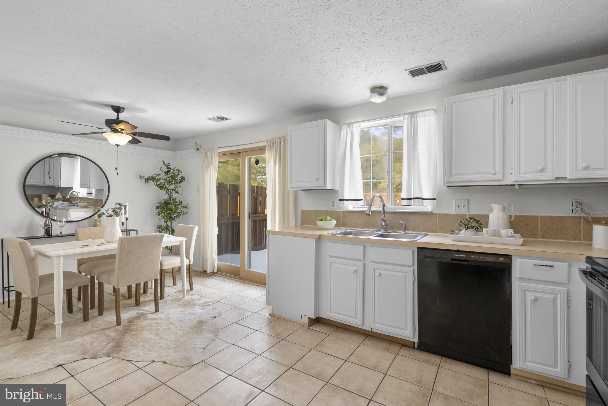 GLADE TOWN - Residential