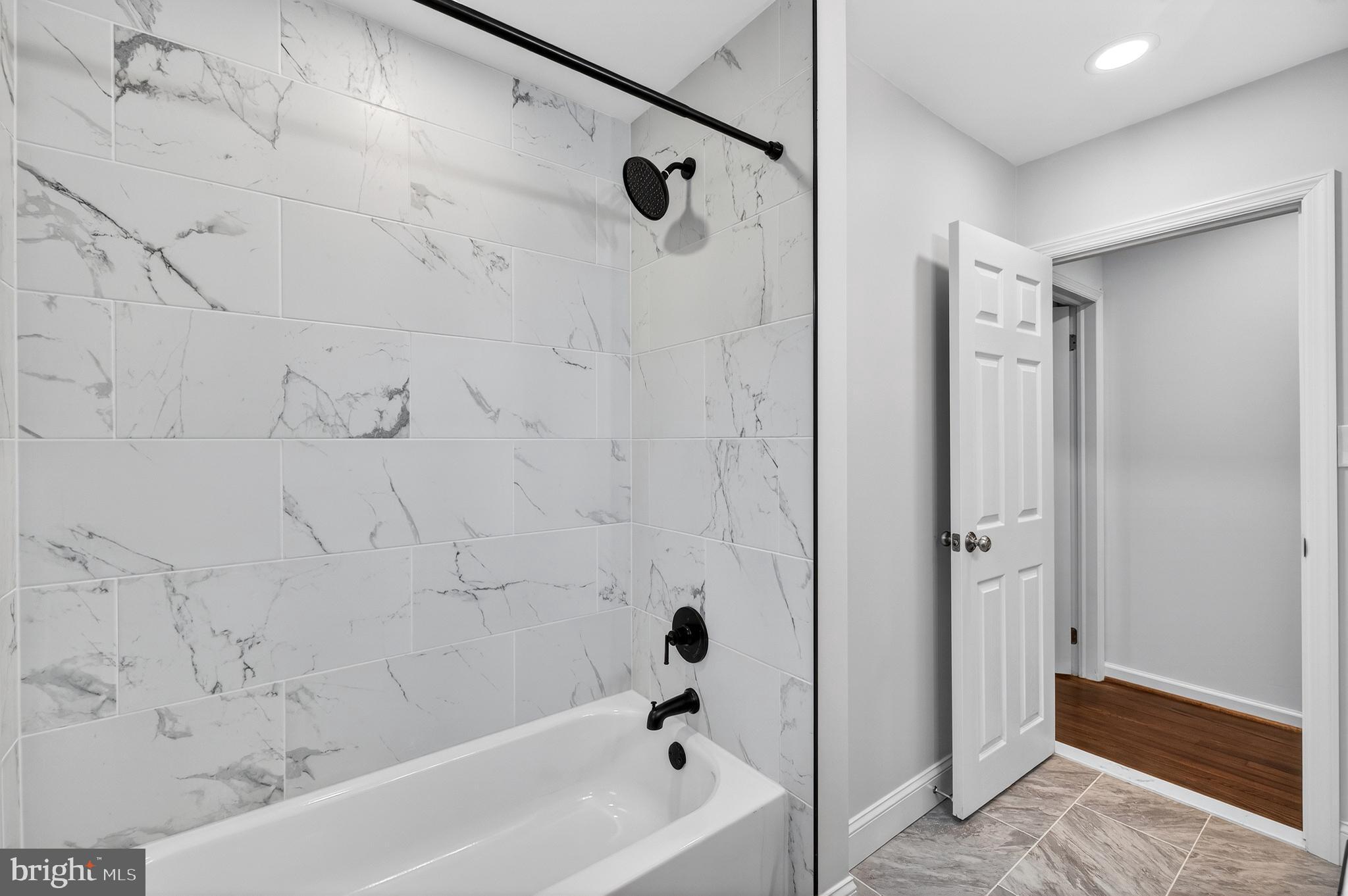 ARUNDEL - Residential