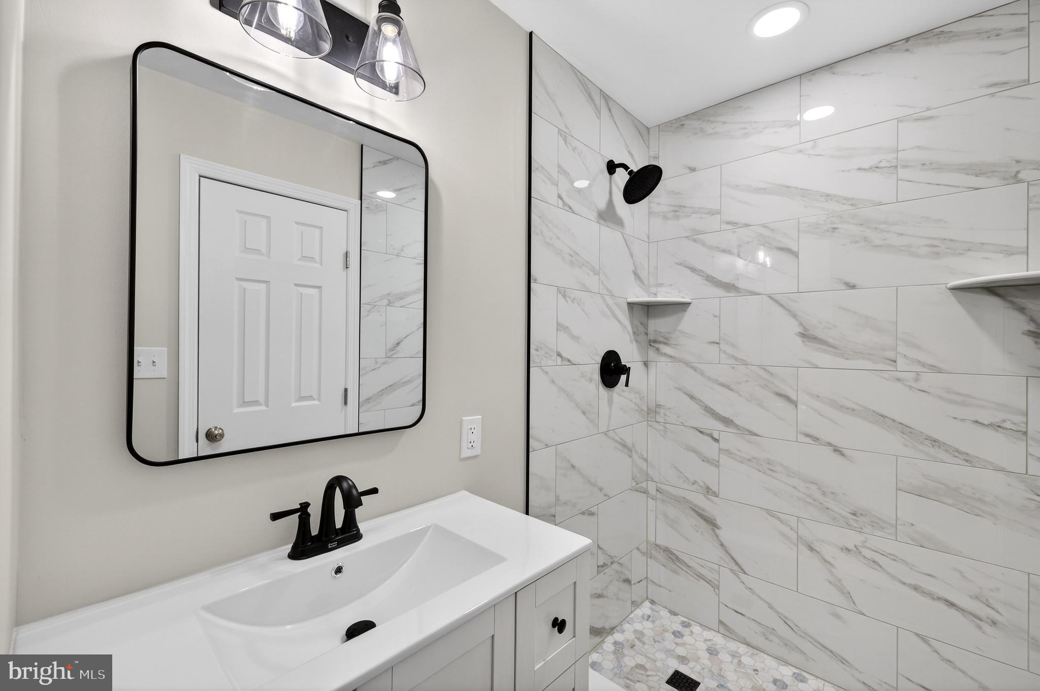 ARUNDEL - Residential