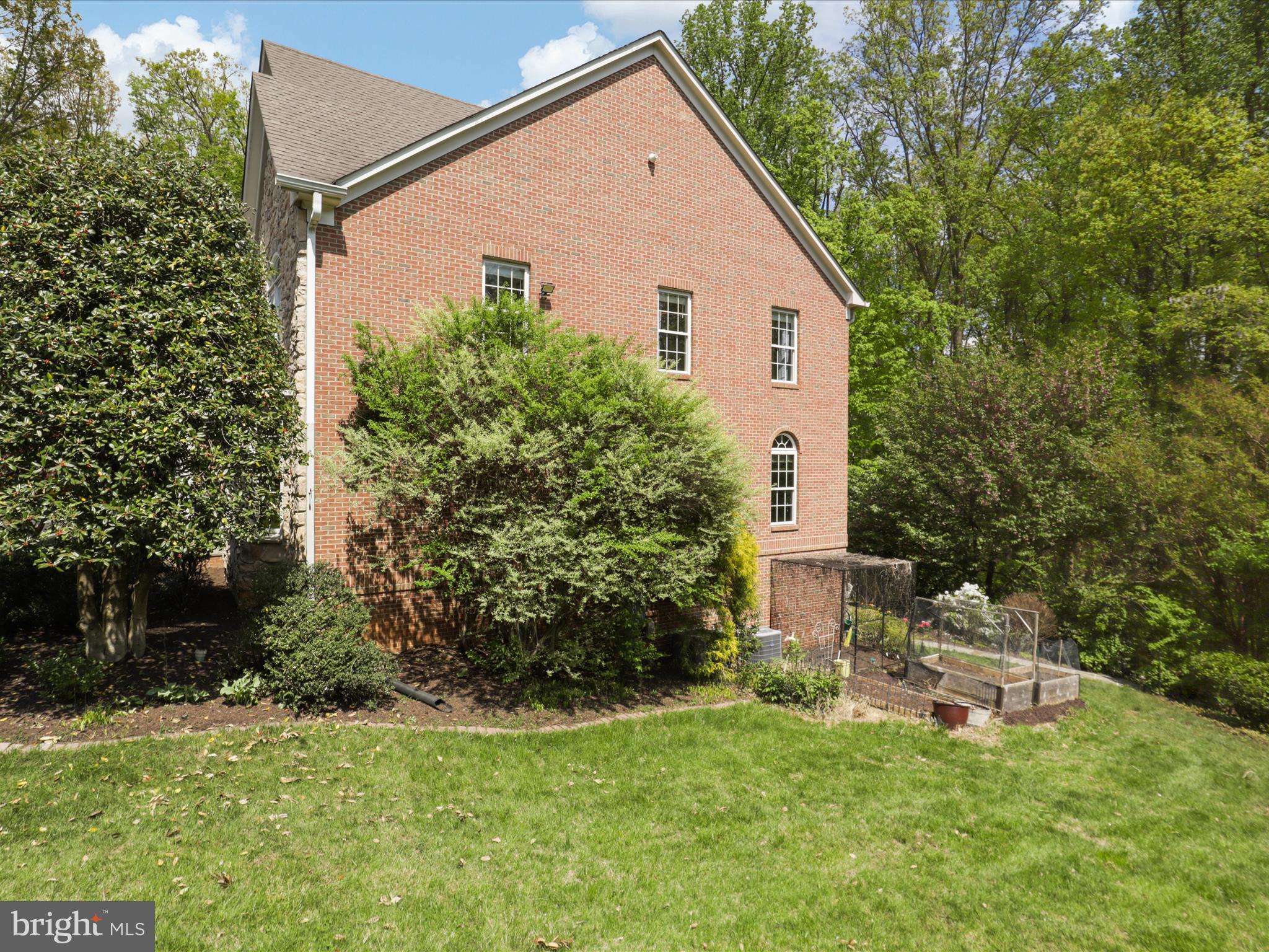 WARNERS - Residential