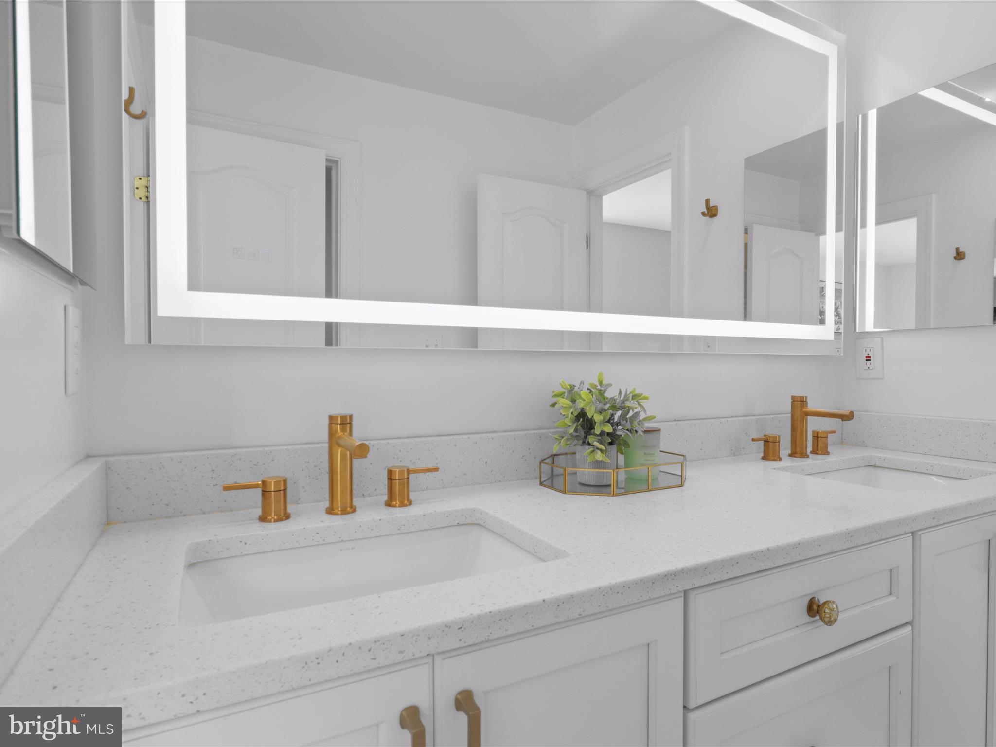 WARNERS - Residential