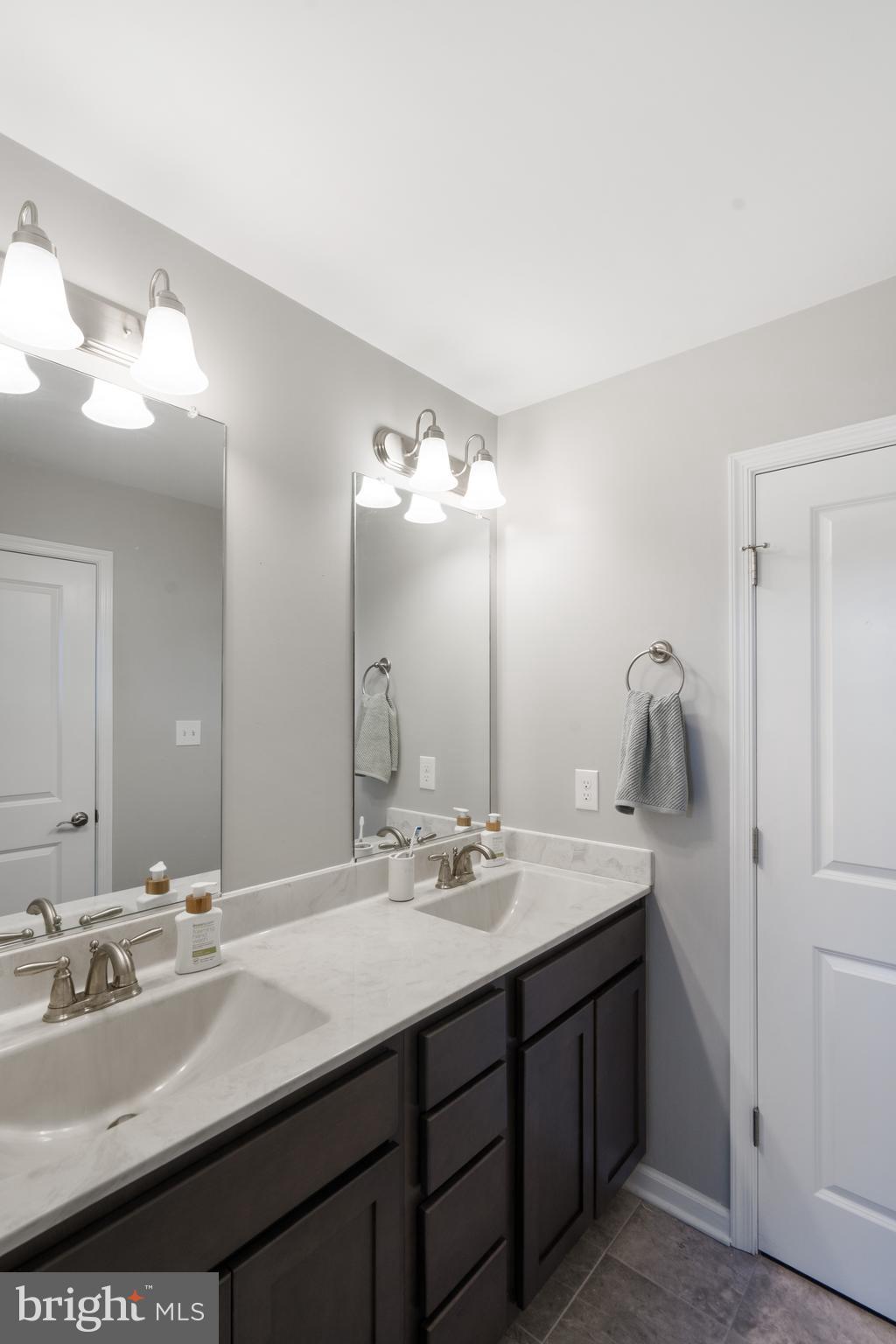 RED HILL - Residential