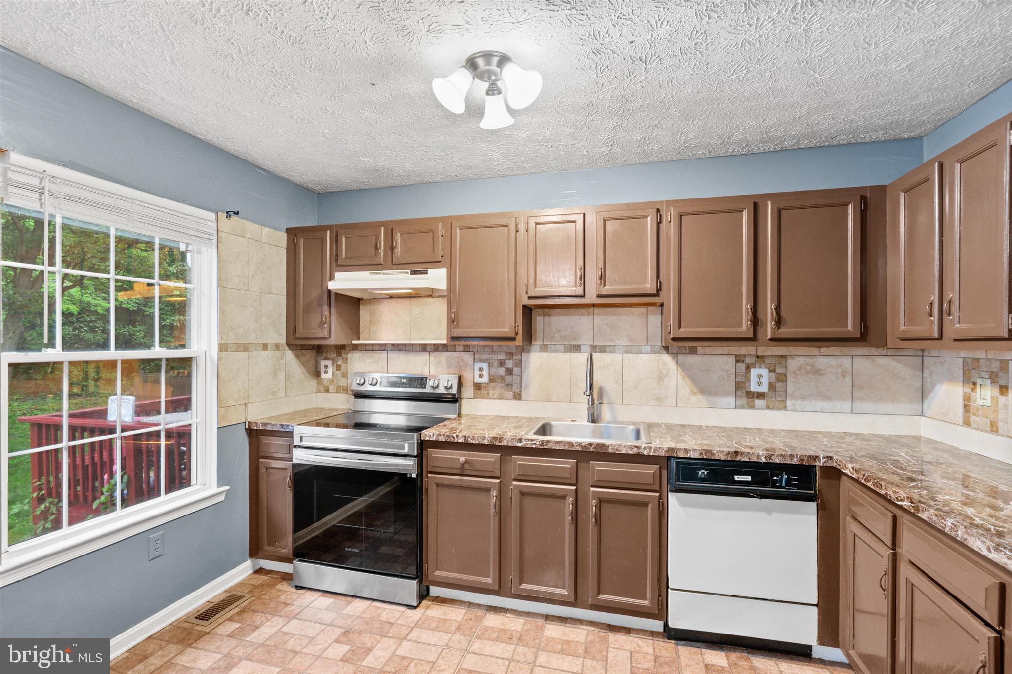OXFORD LANDING - Residential