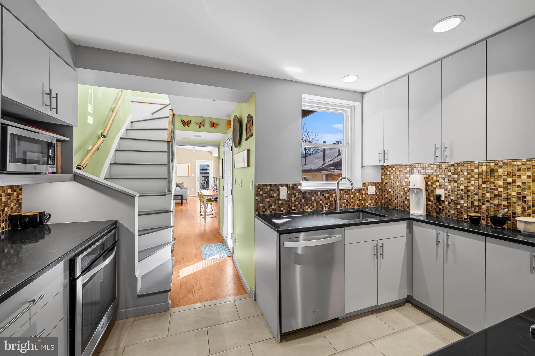 WASHINGTON HILL - Residential
