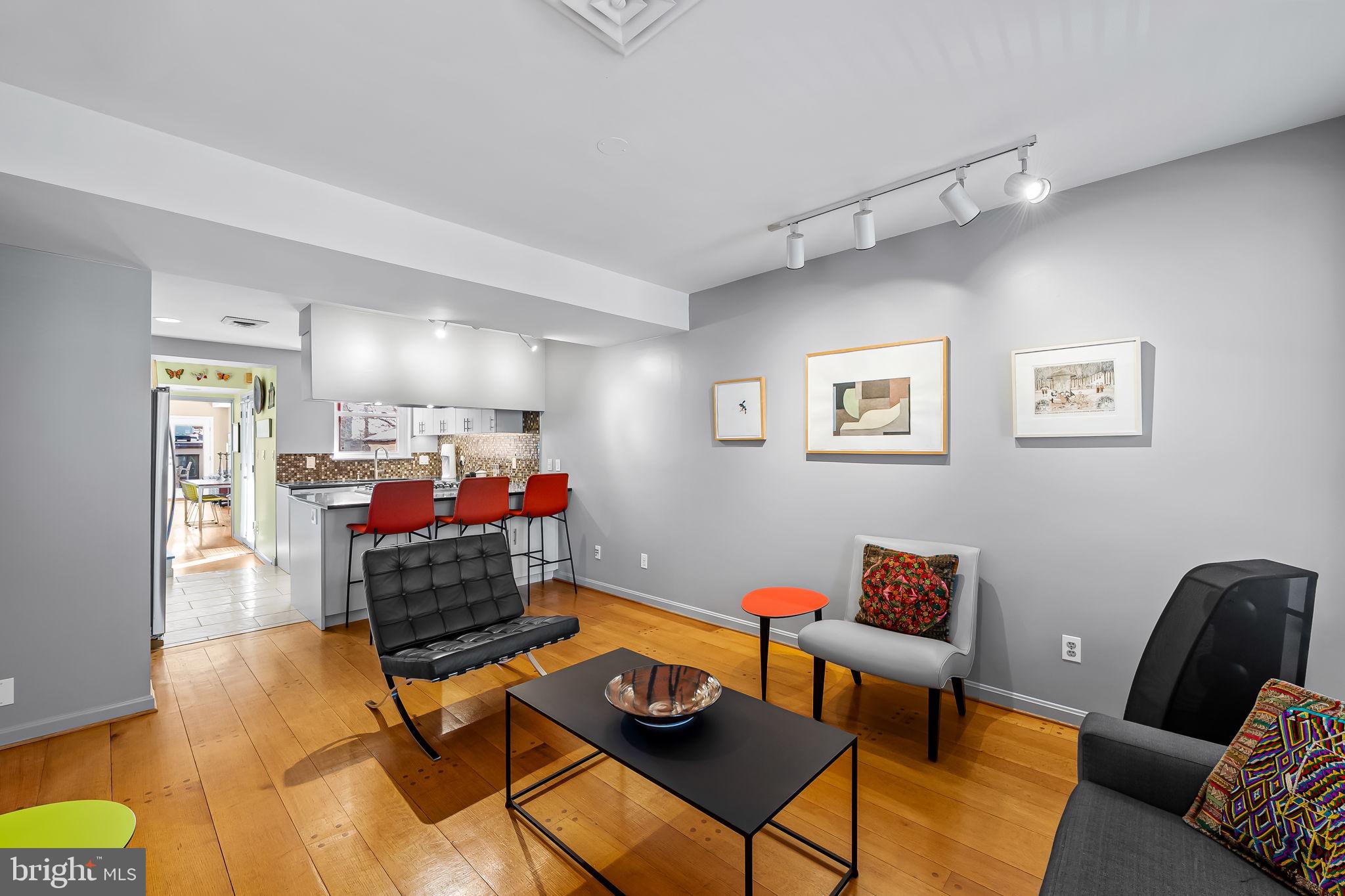 WASHINGTON HILL - Residential