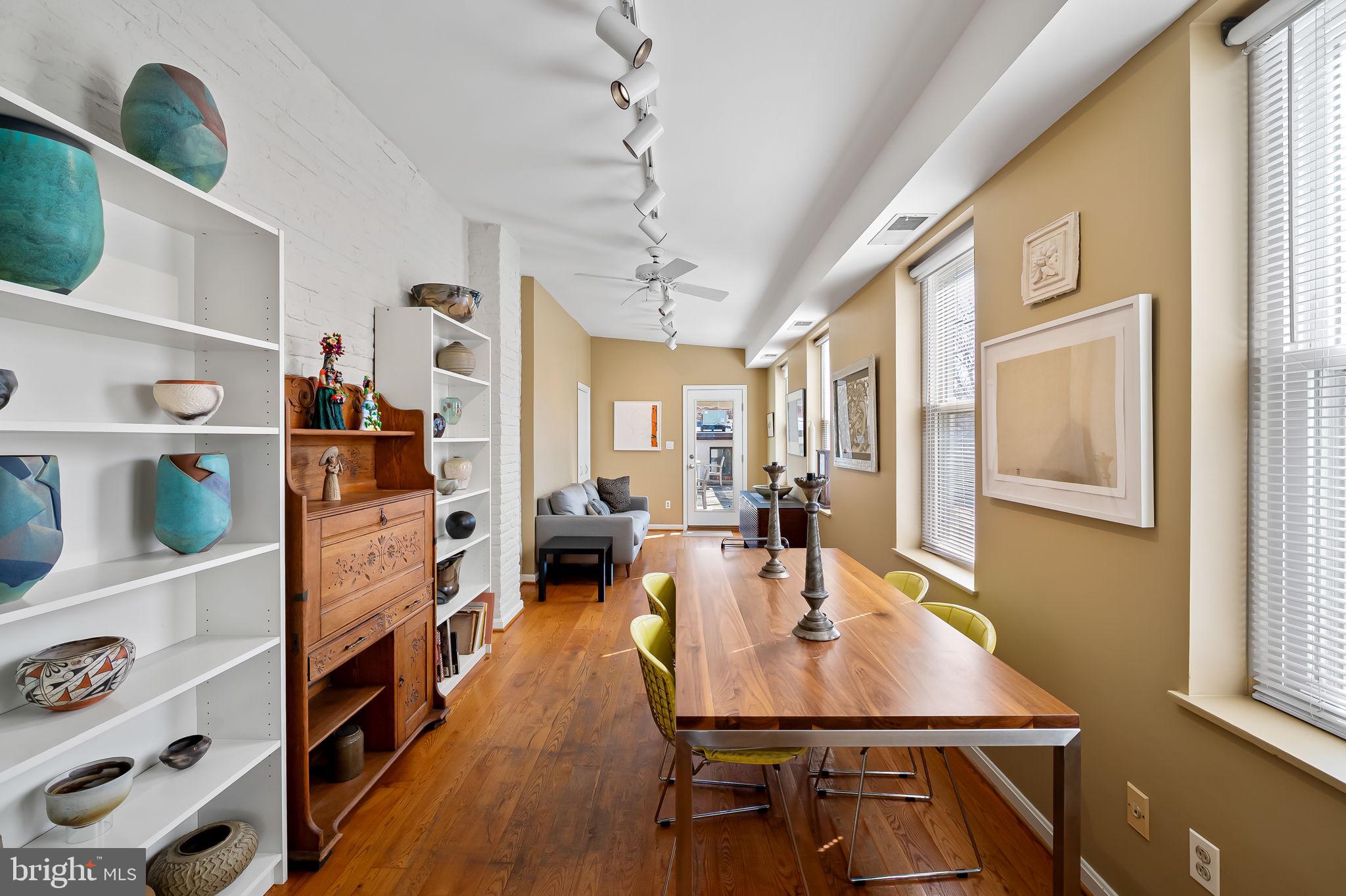 WASHINGTON HILL - Residential