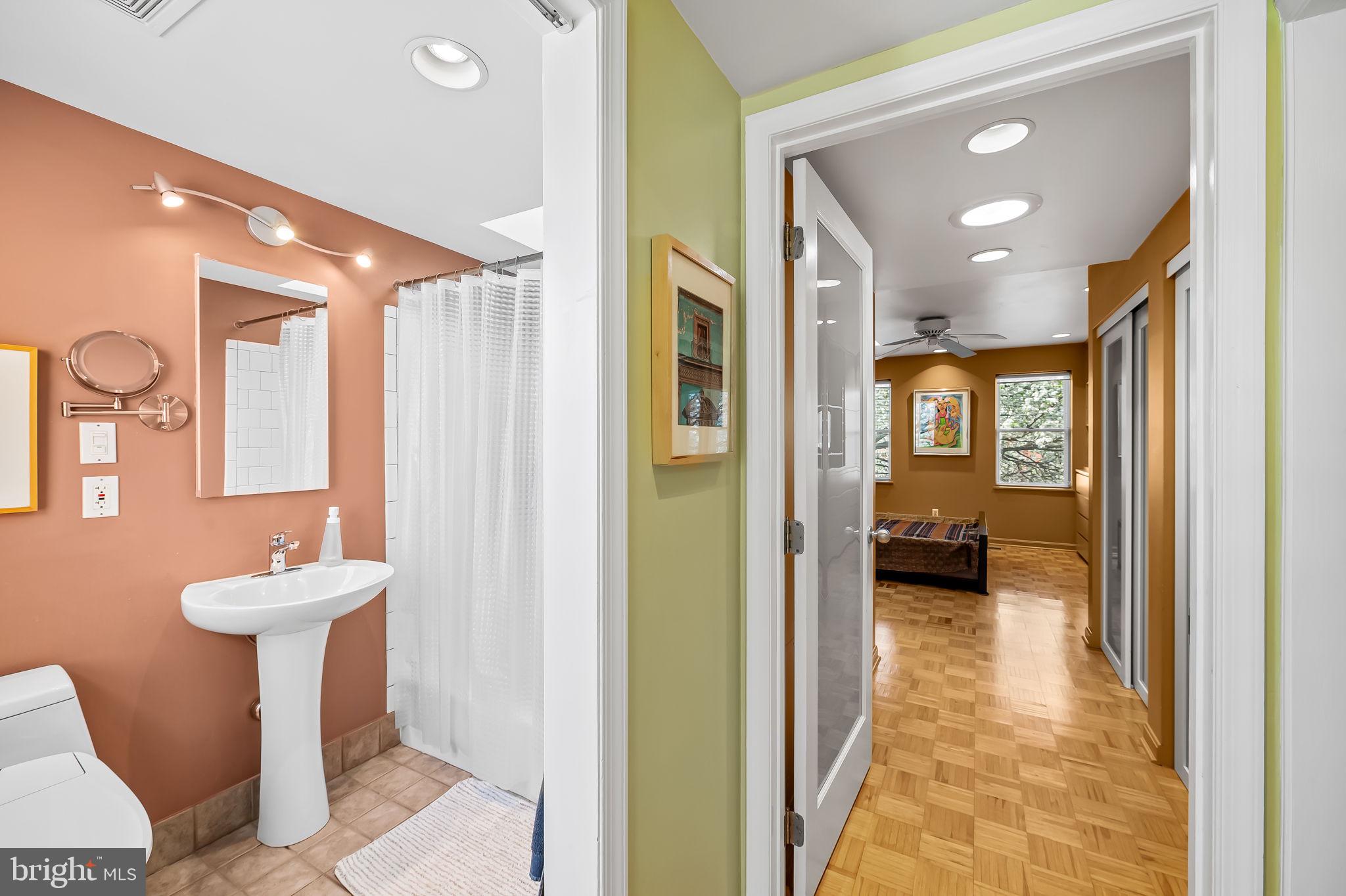 WASHINGTON HILL - Residential