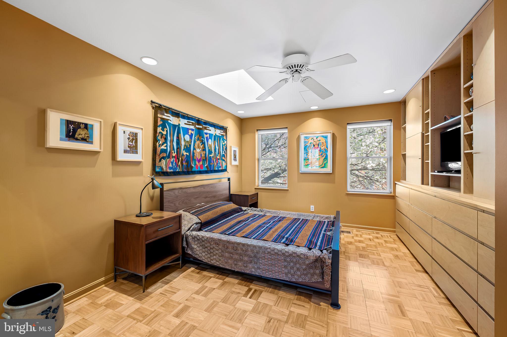 WASHINGTON HILL - Residential