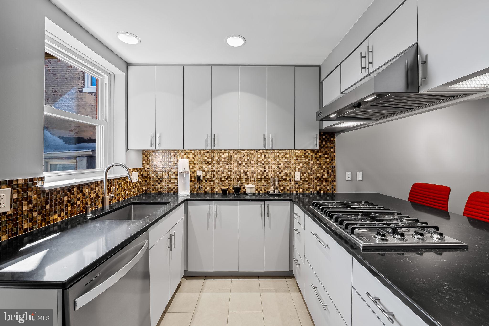 WASHINGTON HILL - Residential