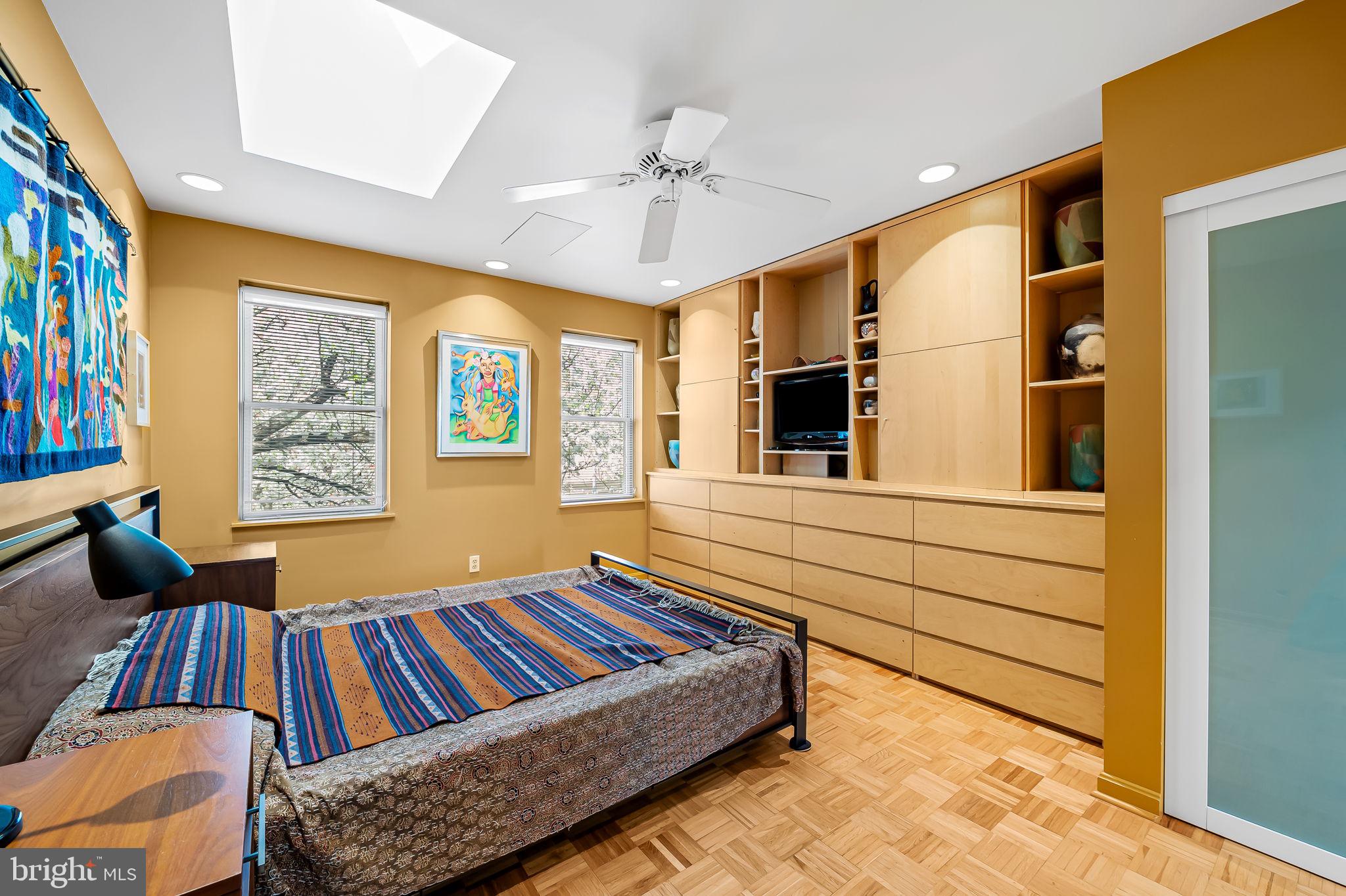 WASHINGTON HILL - Residential