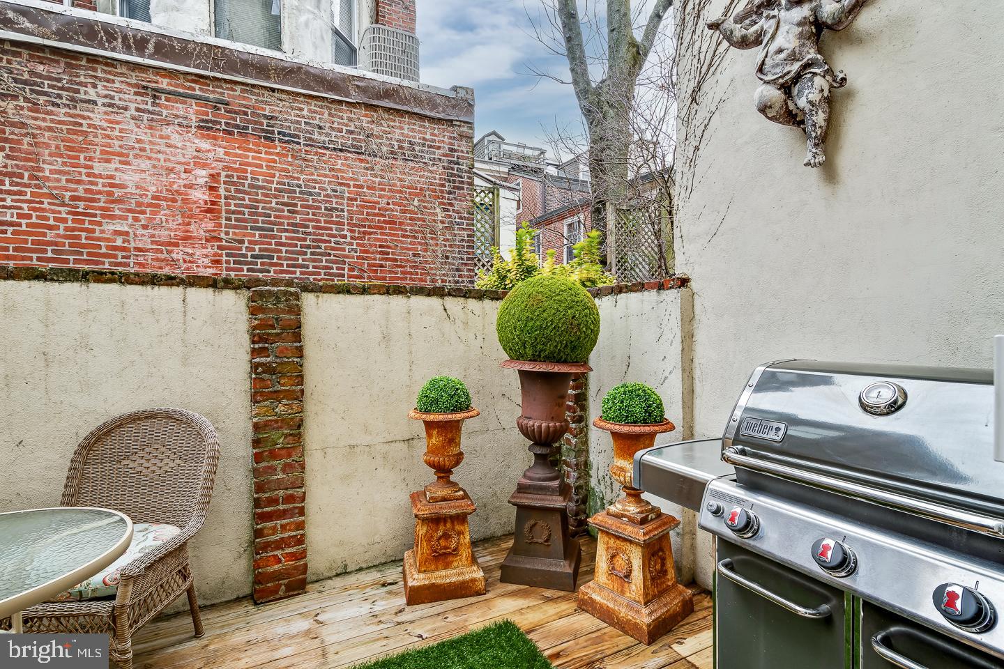 SOCIETY HILL - Residential