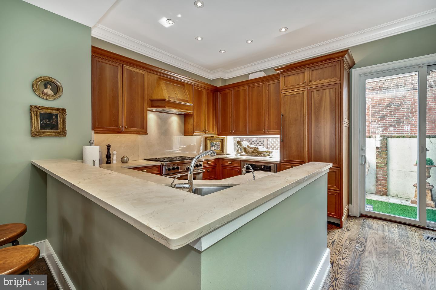 SOCIETY HILL - Residential