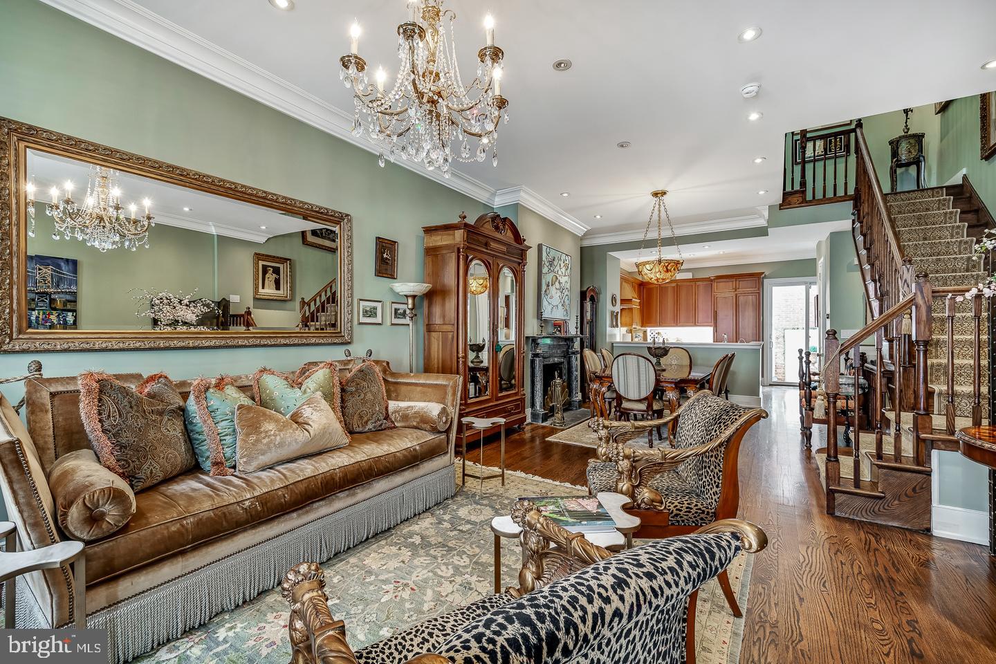 SOCIETY HILL - Residential