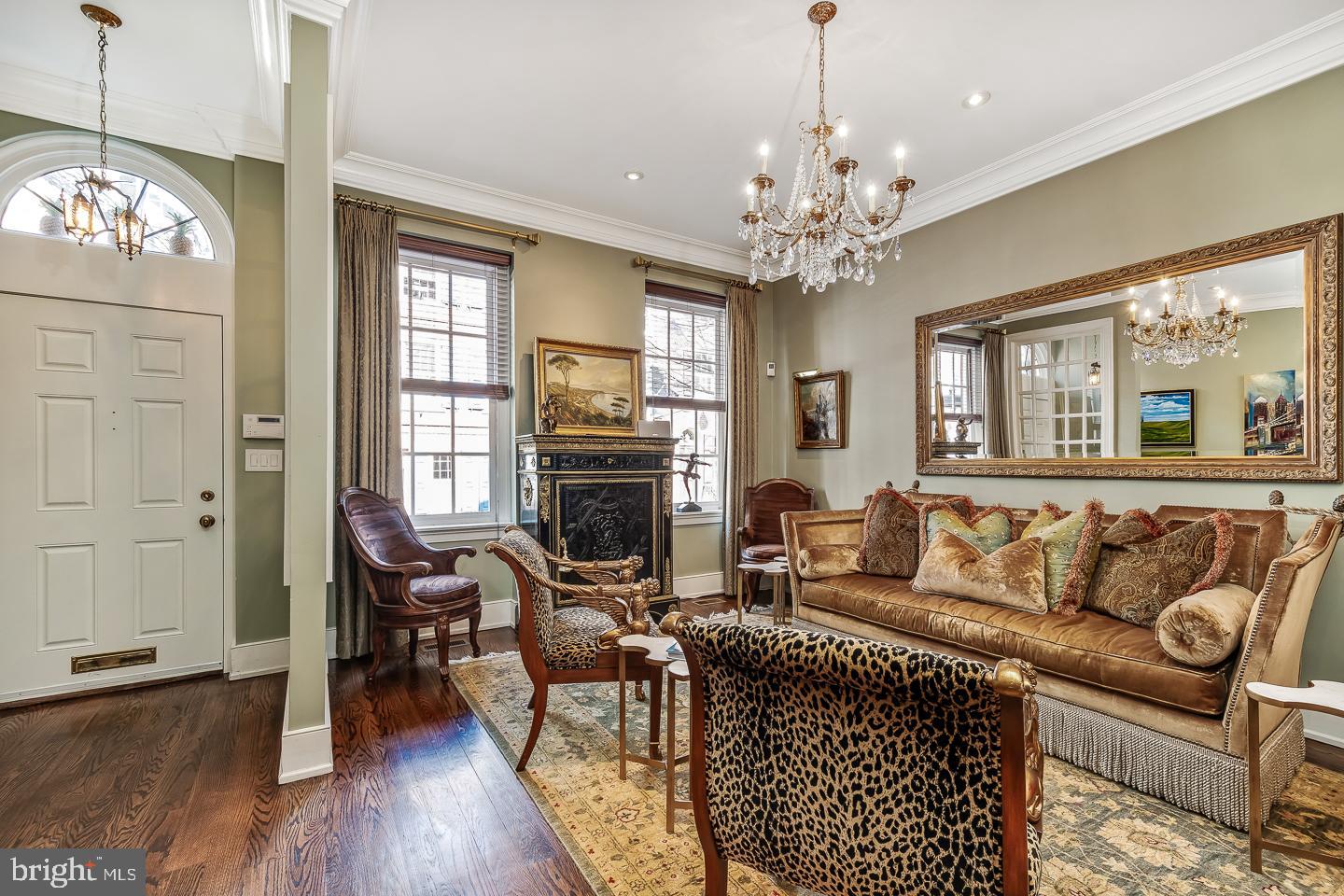 SOCIETY HILL - Residential