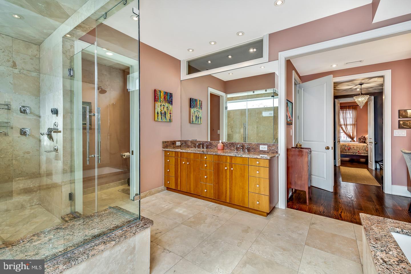 SOCIETY HILL - Residential