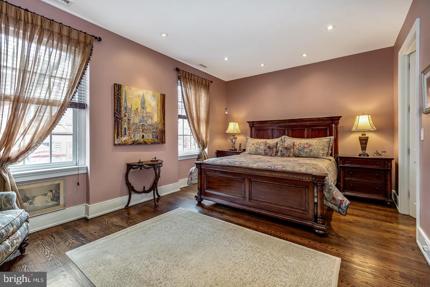 SOCIETY HILL - Residential