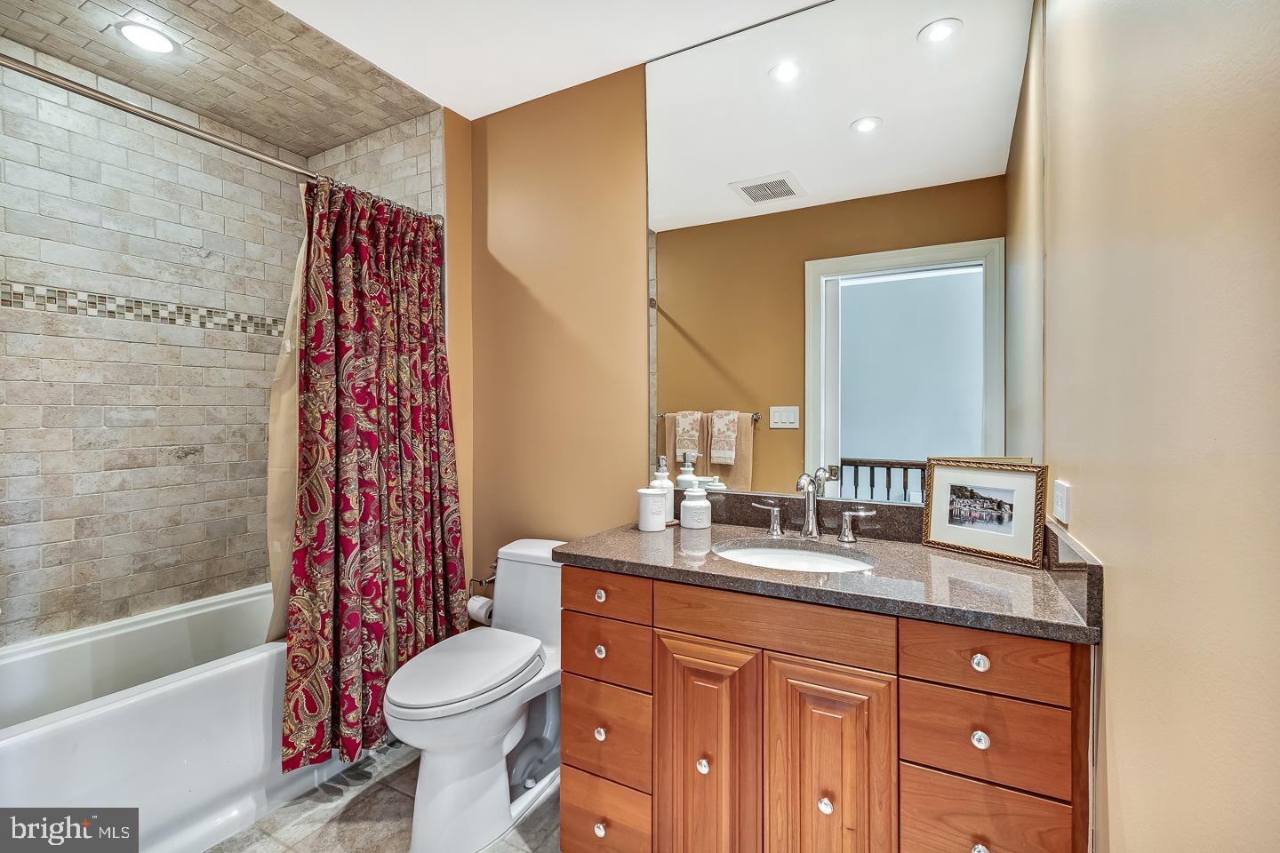 SOCIETY HILL - Residential