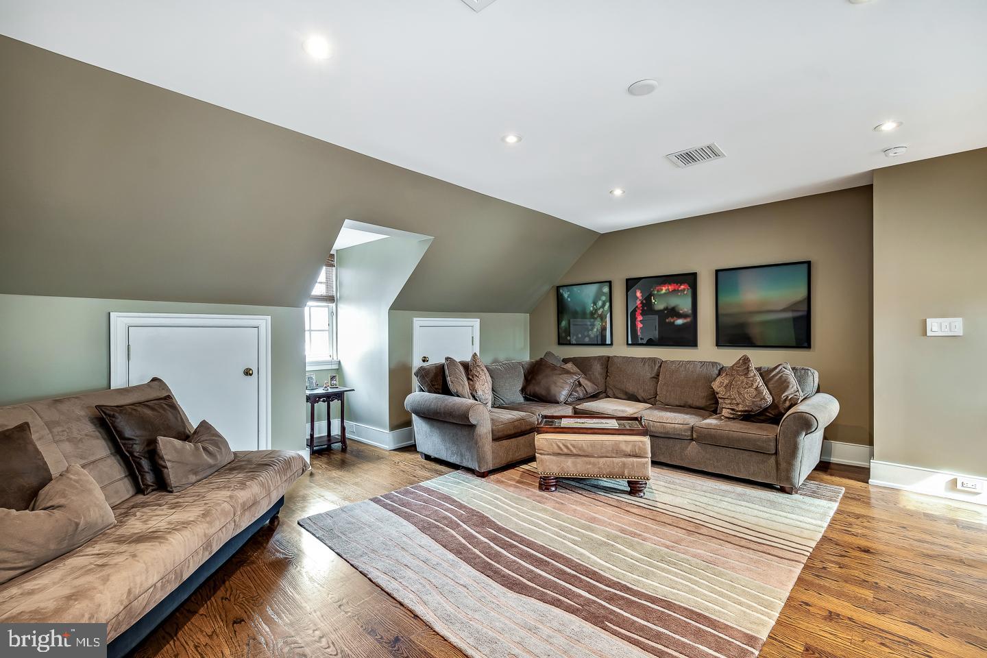 SOCIETY HILL - Residential