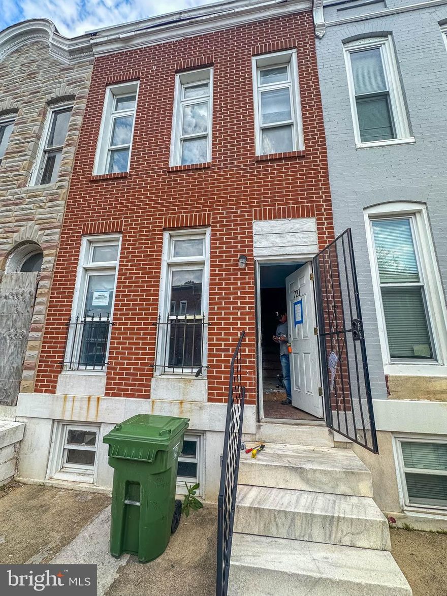 CALLING ALL INVESTORS!  Spacious rowhome that's ready for your renovations!  Main level with a spacious living room, dining area, and kitchen.  Upper level with 3 bedrooms and 1 full bath, and an unfinished basement.  Sold As-Is!