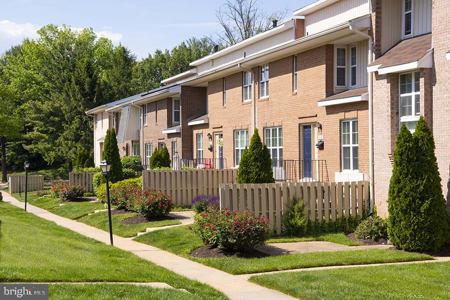 1699 YALE PLACE 3B-1721