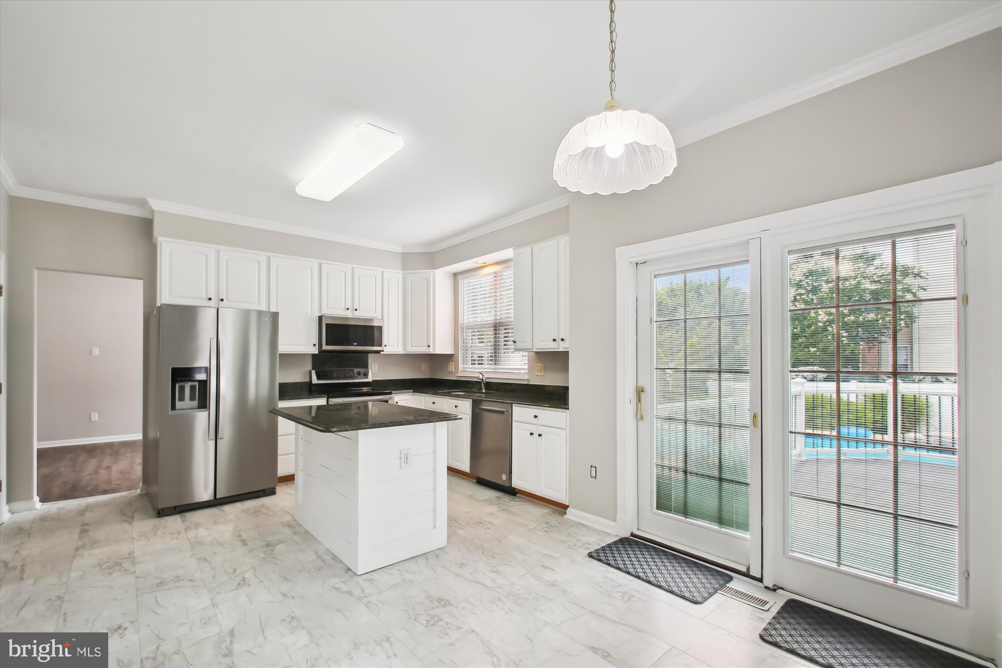 1528 MCKINAN COURT