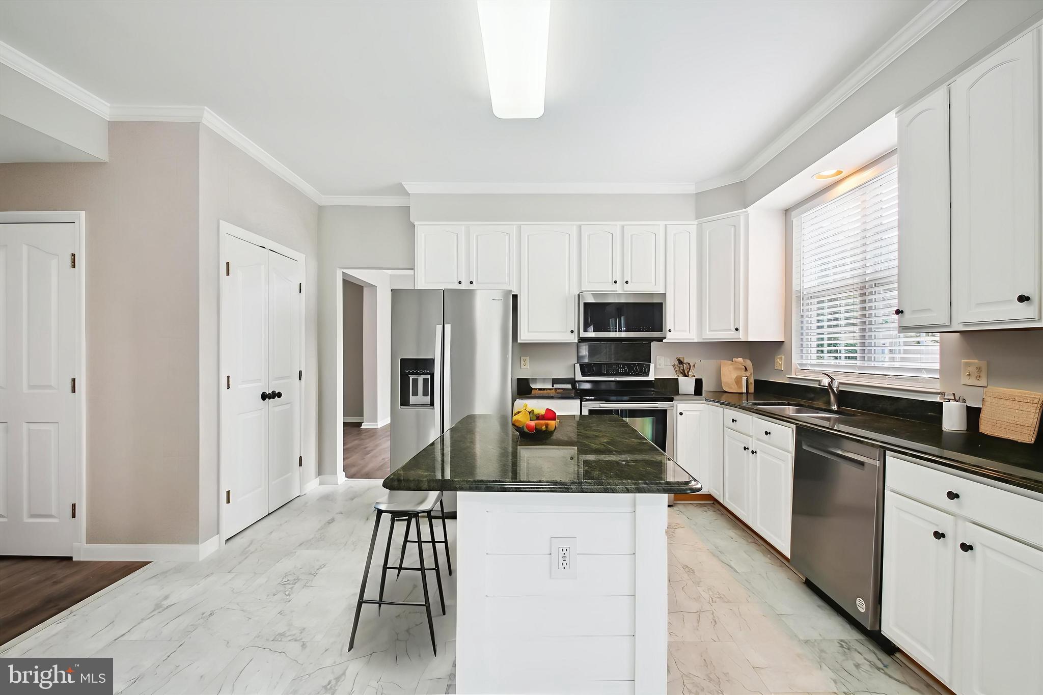 1528 MCKINAN COURT