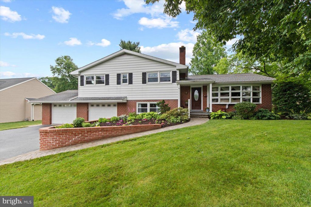 Photo of 1143 Aquilla Drive, Lancaster, PA 17601 (MLS # PALA2052102)