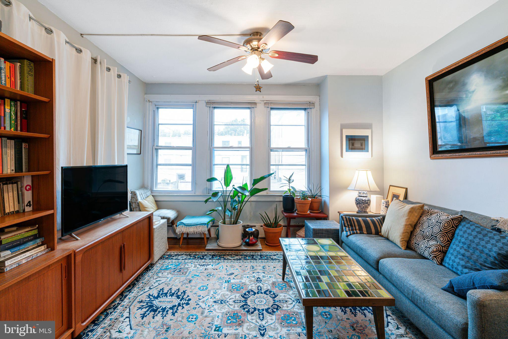 Ready to move in for the month of OCTOBER or NOVEMBER? Look no further and discover the charm of city living in Bella Vista! This inviting 1 bedroom, 1 bath rental at 639 Bainbridge Street offers plenty of natural light and an open-concept layout connecting the kitchen, dining, and living room—perfect for entertaining. A versatile second room can serve as a home office, guest bedroom, or whatever best suits your lifestyle. And don’t forget about the convenience of in-unit washer/dryer!
Ideally located just steps from local favorites like Jim’s Steaks and Pizzeria Stella, as well as parks, grocery stores and public transportation, this apartment combines comfort with convenience. With the best of city living right at your doorstep, this home is a perfect fit for anyone looking to enjoy all that Bella Vista has to offer!