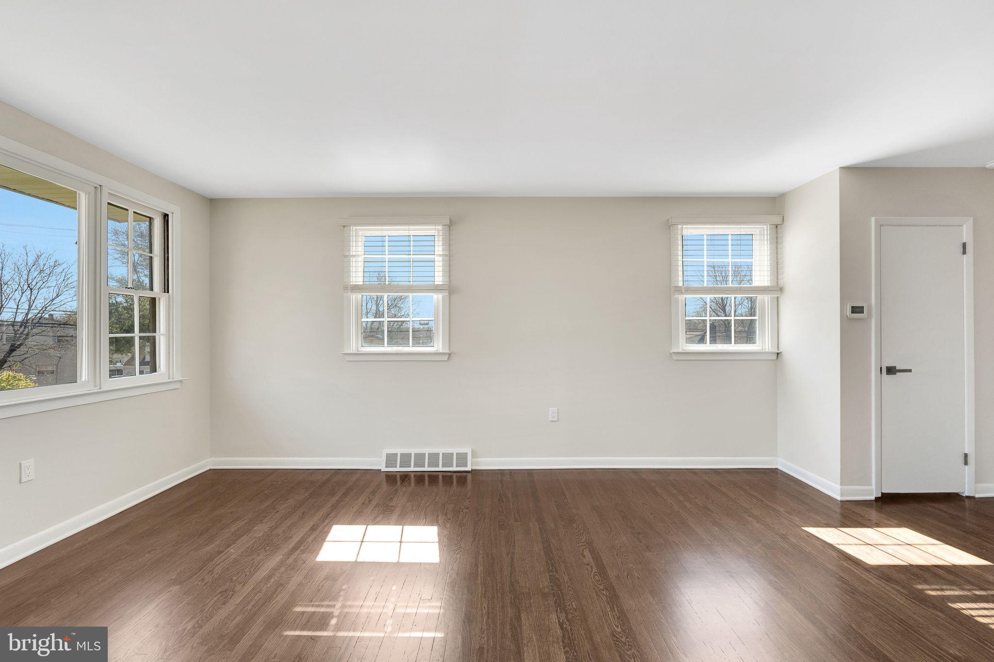 WILLOW GROVE - Residential