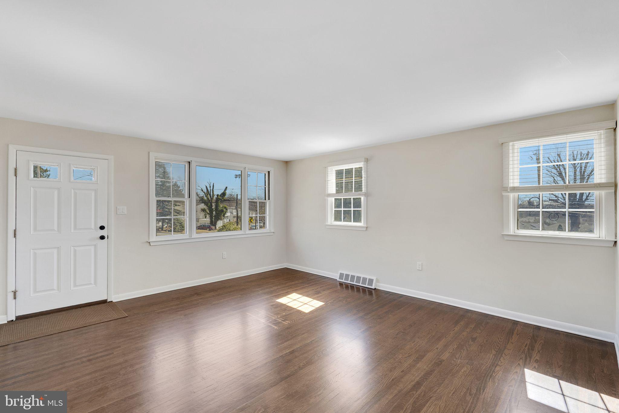 WILLOW GROVE - Residential