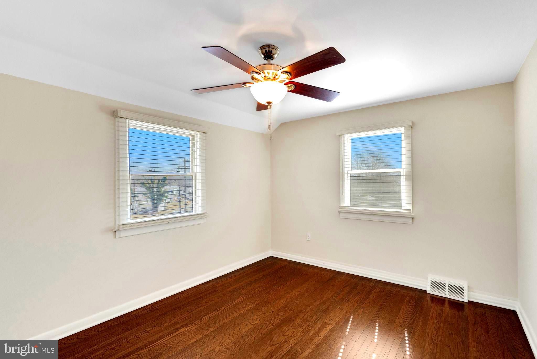 WILLOW GROVE - Residential