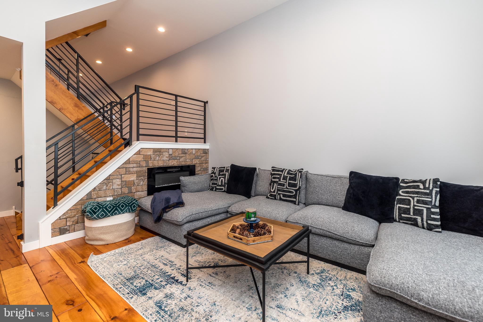 1817 INGERSOLL STREET