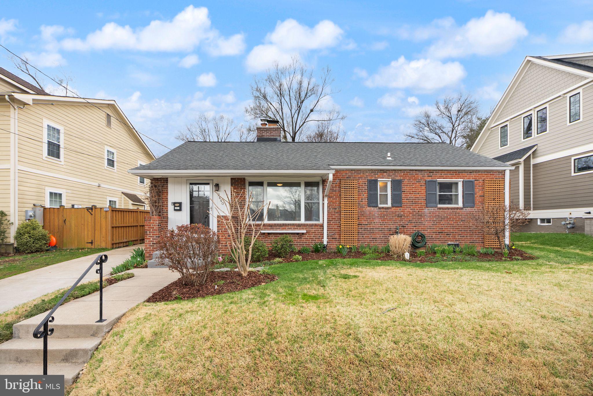 2640 N SYCAMORE STREET