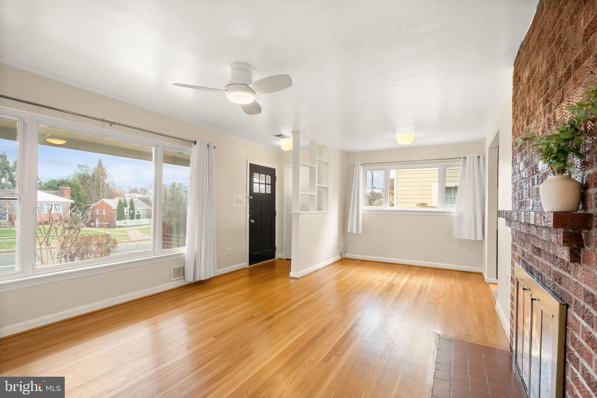 2640 N SYCAMORE STREET