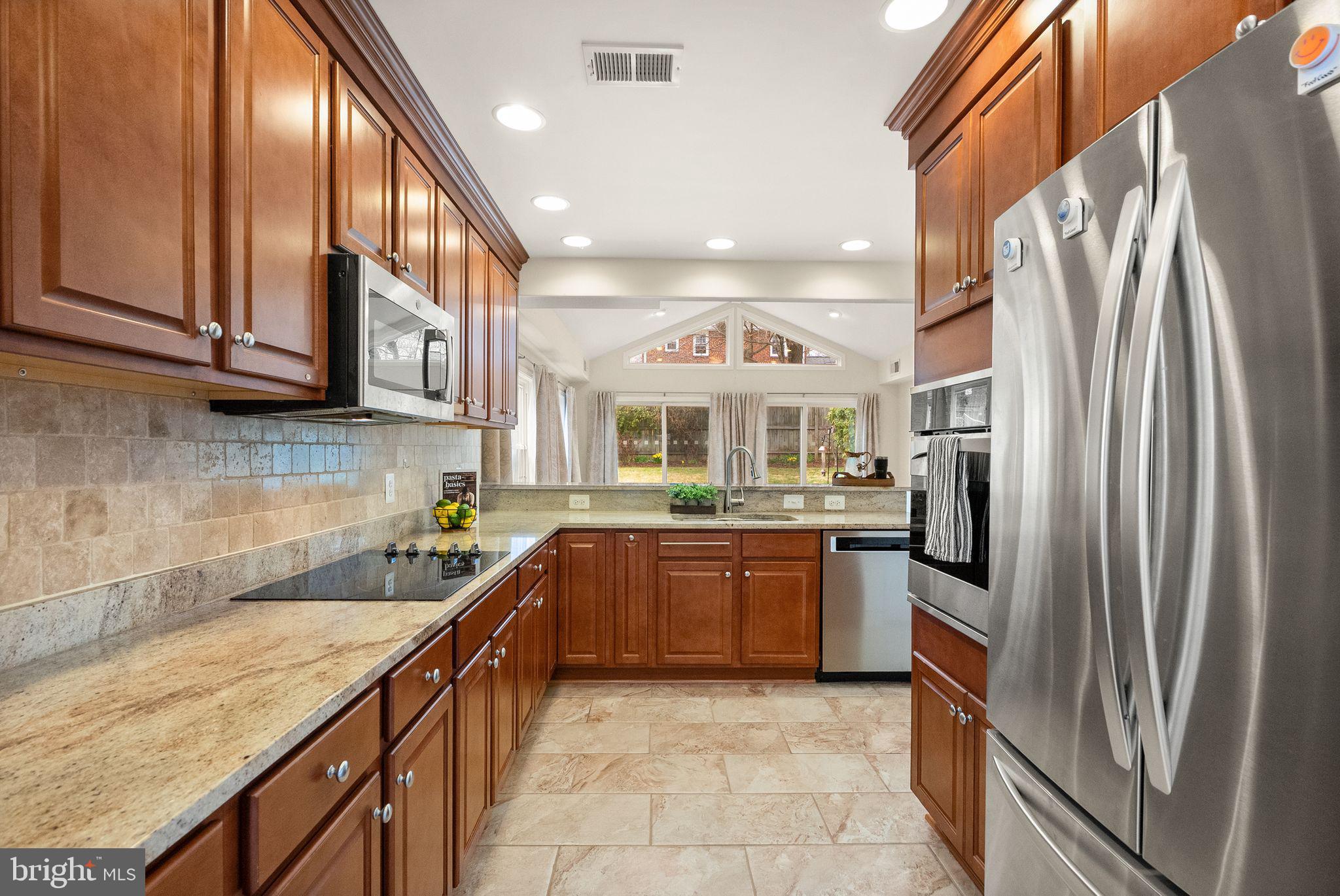 2640 N SYCAMORE STREET