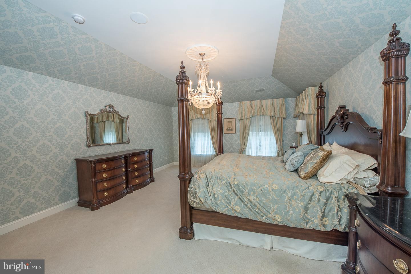 WHITEGATE - Residential