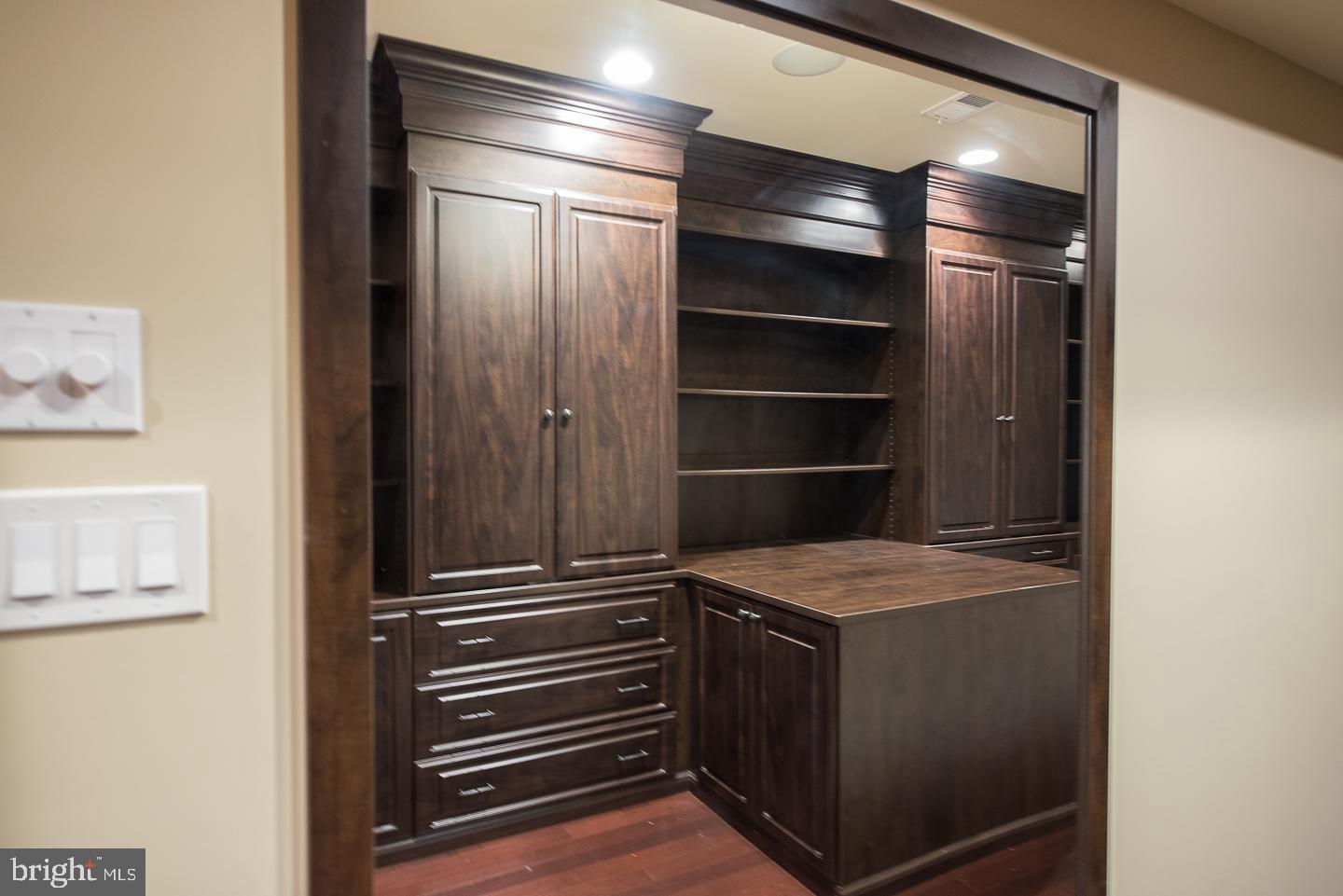 WHITEGATE - Residential