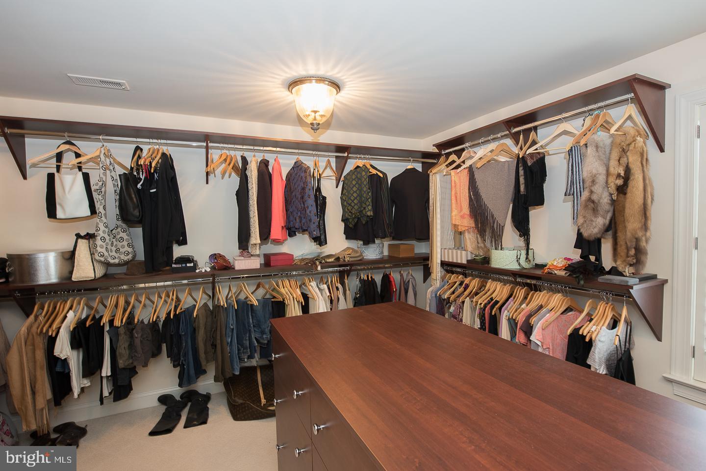 WHITEGATE - Residential