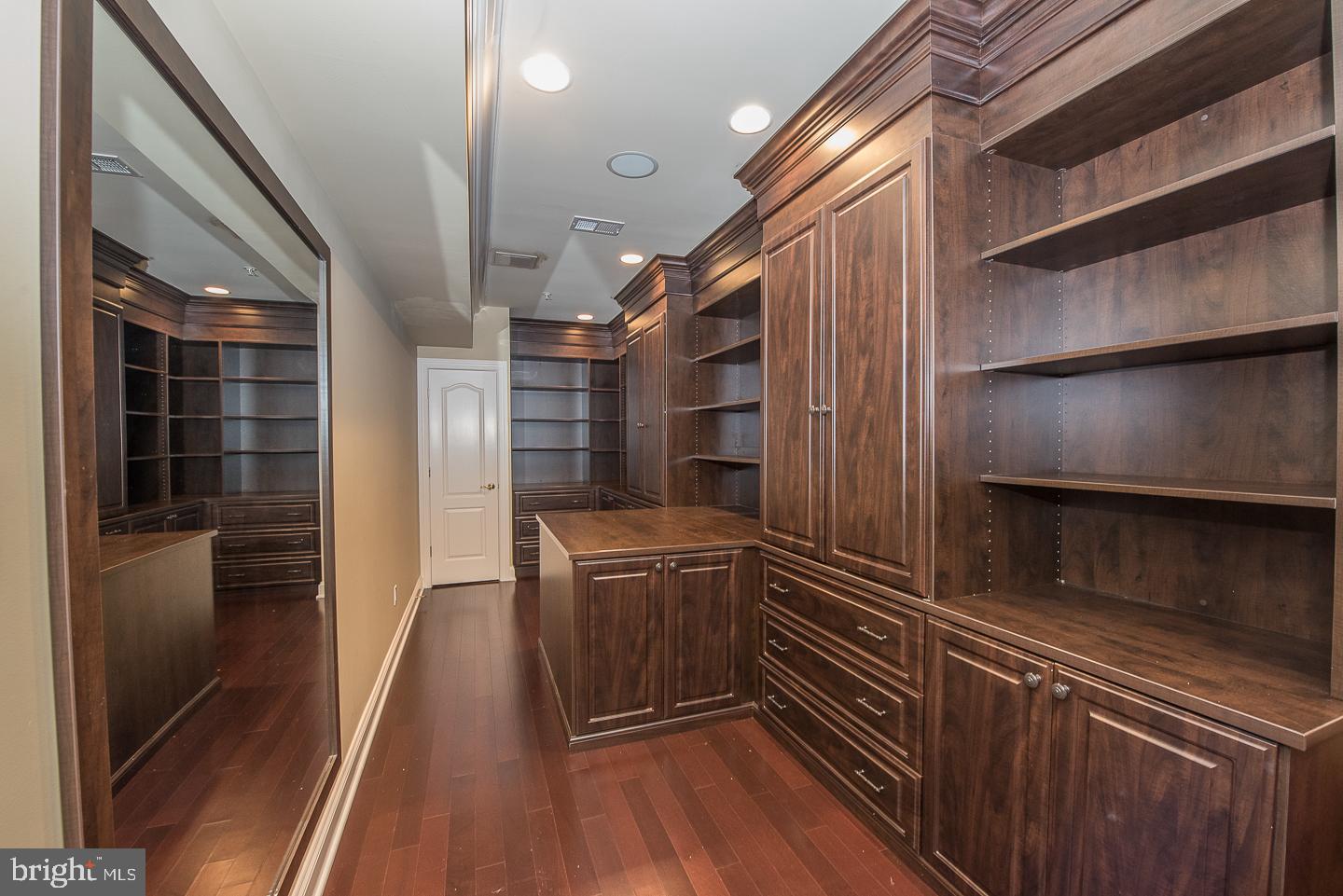 WHITEGATE - Residential