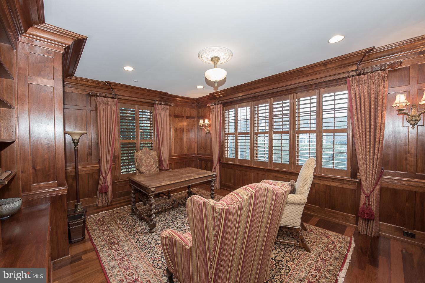 WHITEGATE - Residential