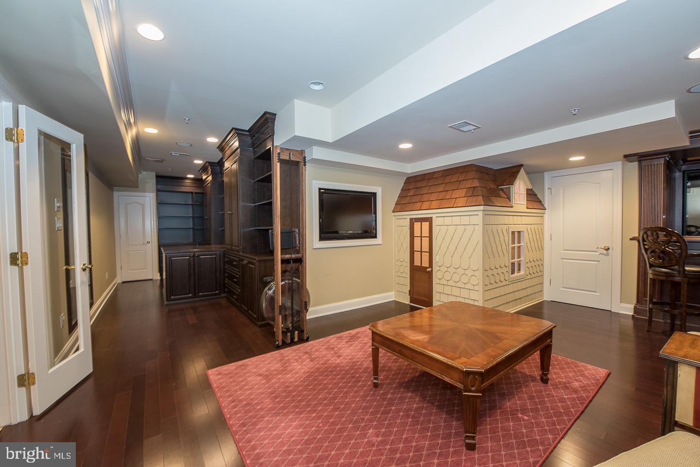 WHITEGATE - Residential