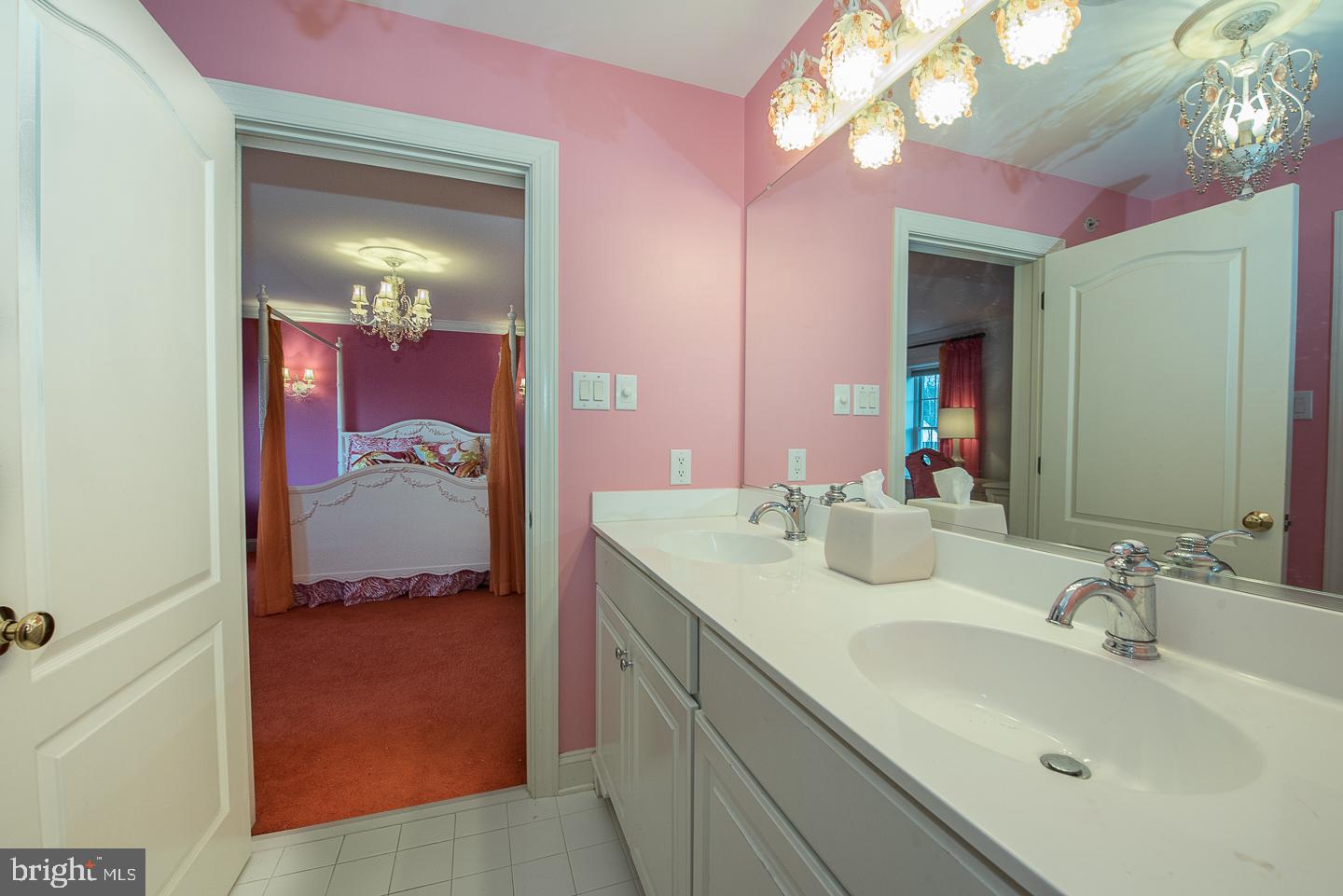 WHITEGATE - Residential