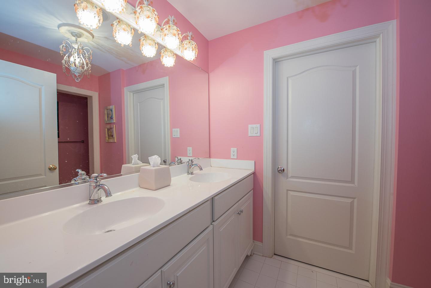 WHITEGATE - Residential