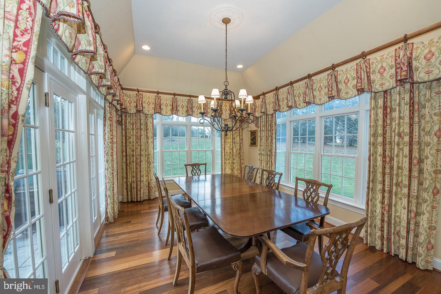 WHITEGATE - Residential