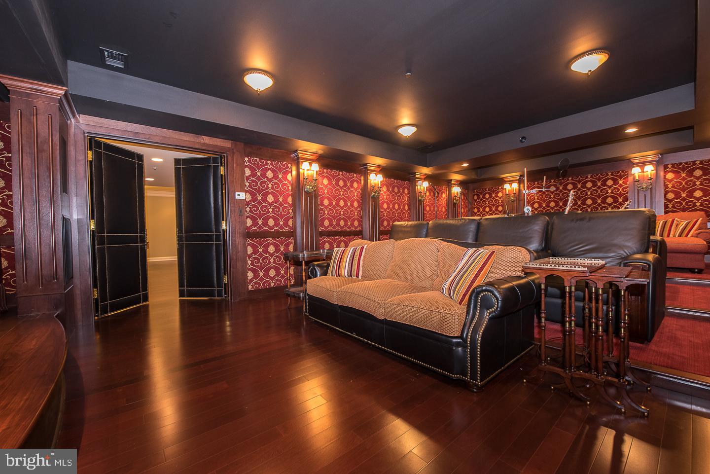 WHITEGATE - Residential