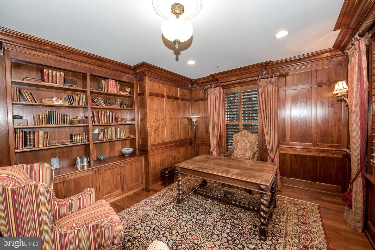 WHITEGATE - Residential